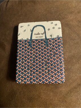 Patterned Purse Graphic on Women's Compact Mirror